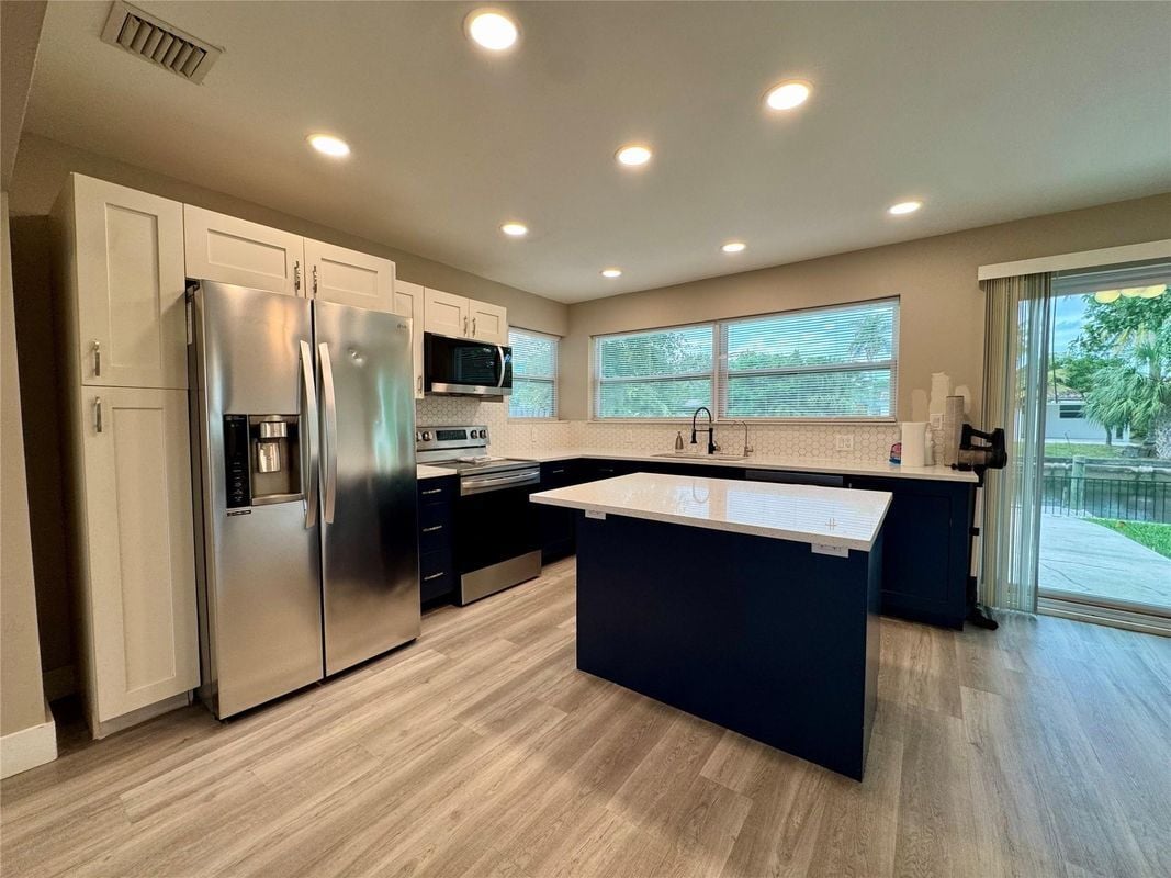 Building Photo - 1871 NW 31st Ave