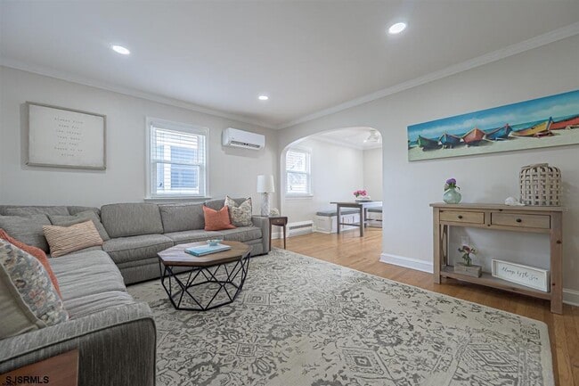 Building Photo - 112 N Argyle Ave