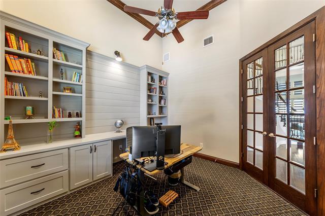 Building Photo - 6571 Detweiller Dr