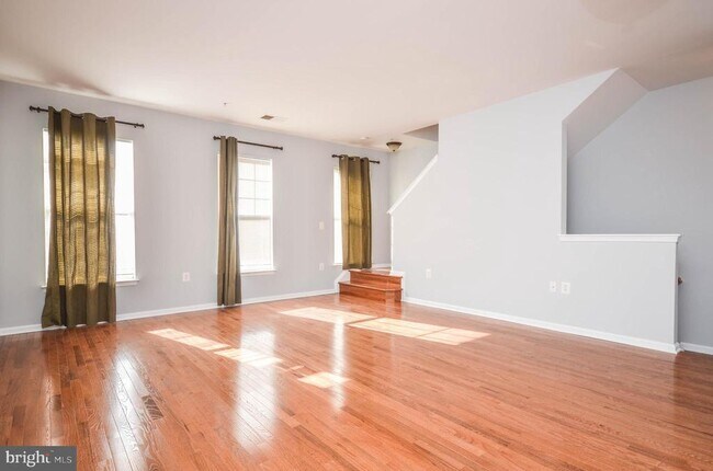 Building Photo - 116 Moore Dr