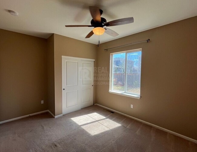 Building Photo - 325 Stone Creek Dr