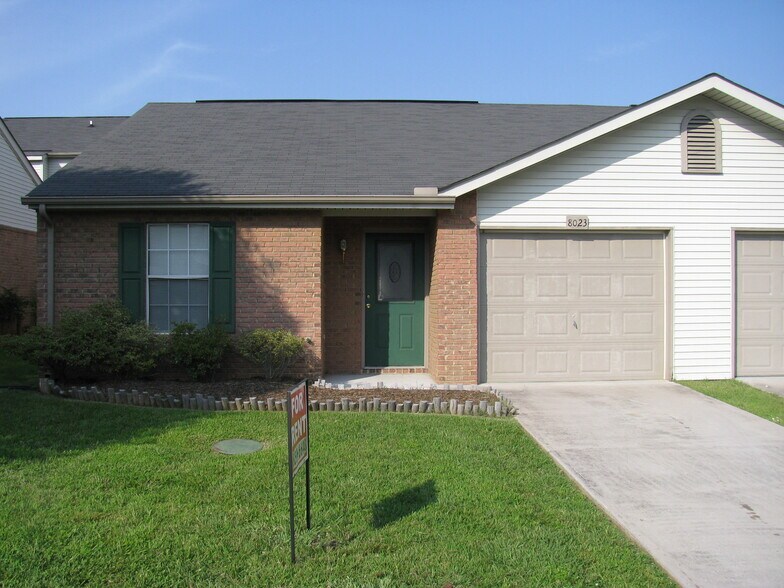 Primary Photo - 8023 Chambord Way