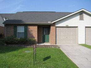 Building Photo - 8023 Chambord Way