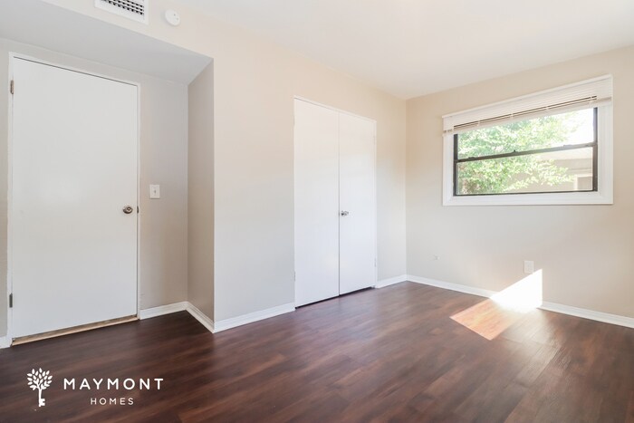 Building Photo - 2120 Catalina Dr