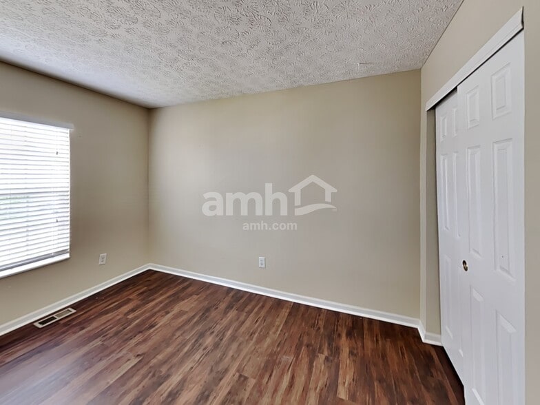 Building Photo - 9255 Ruston Ln