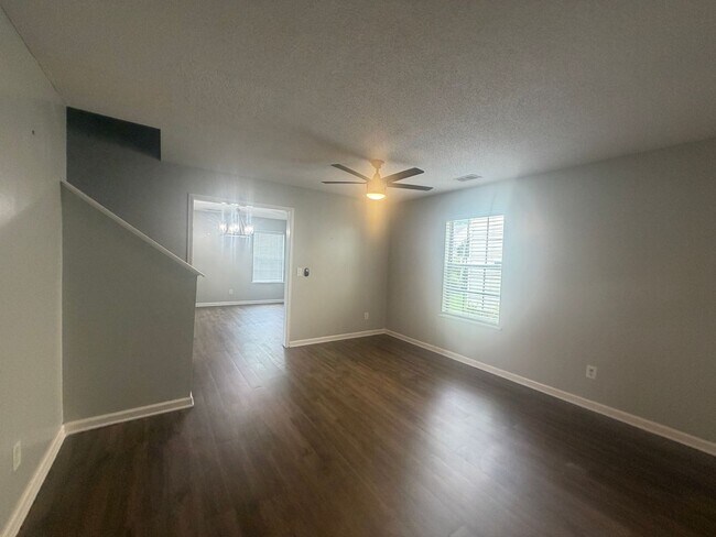Building Photo - 1755 Polaris Dr