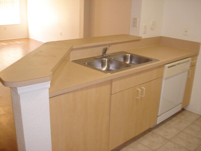 Building Photo - 508 Belmont Pl
