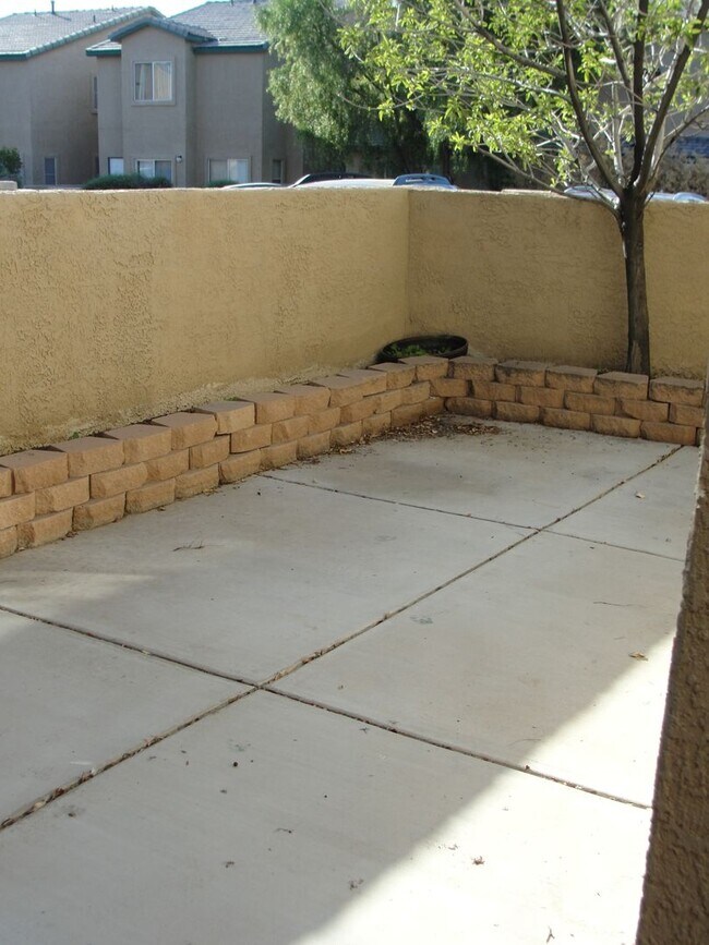 Building Photo - 5258 Steinbrenner Ln