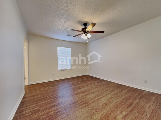 Building Photo - 2114 Post Oak Ln