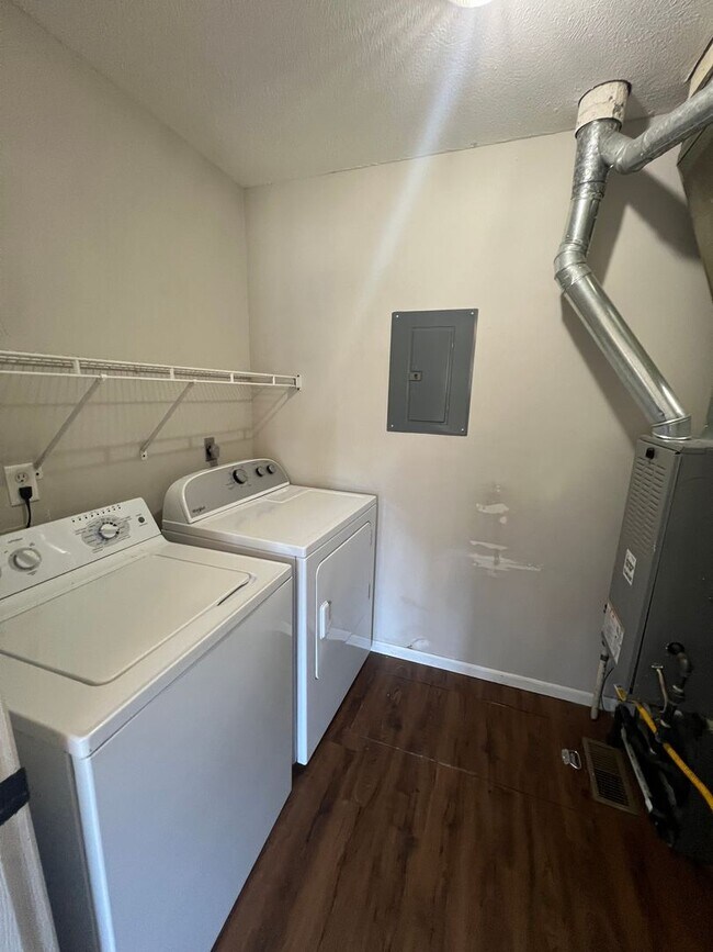 Building Photo - 81-83 Amherst