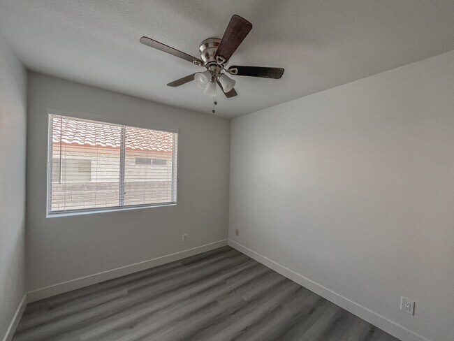Building Photo - 8423 Palmada Dr