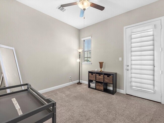 Building Photo - 1762 Sierra Crest Dr