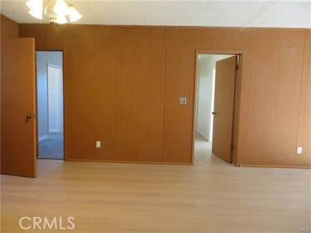 Building Photo - 6522 Oak Ave