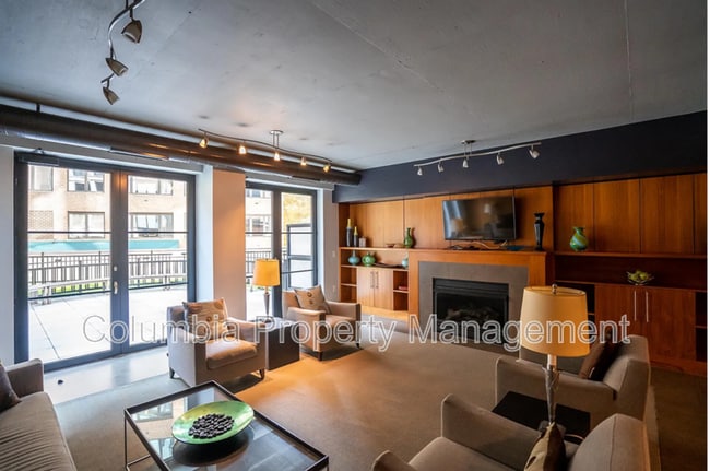 Building Photo - 1133 14th St NW