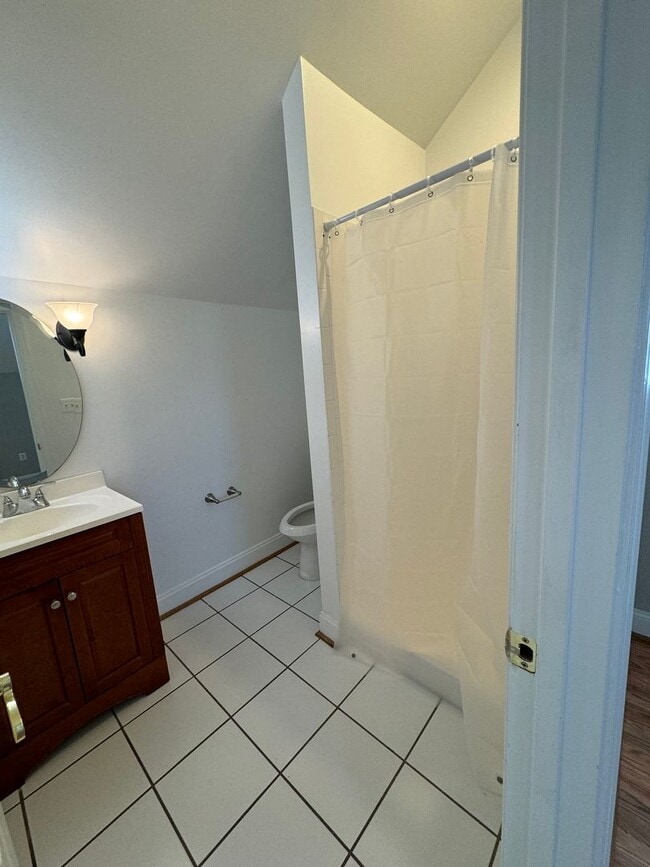 Building Photo - 67 E Shirley Ave