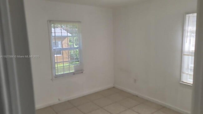 Building Photo - 1042 NW 49th St