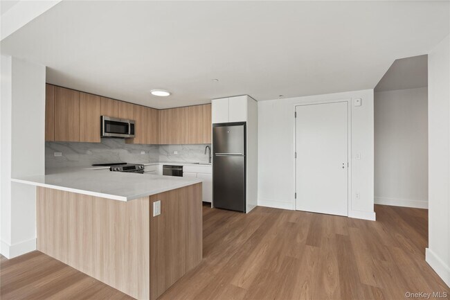 Building Photo - 10 Lyon Pl