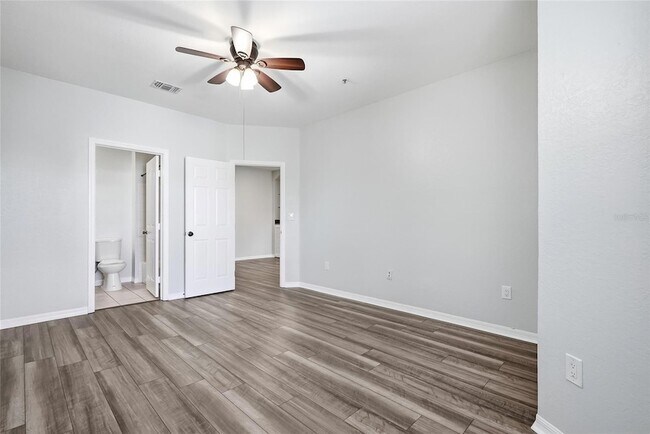 Building Photo - 5511 Legacy Crescent Pl