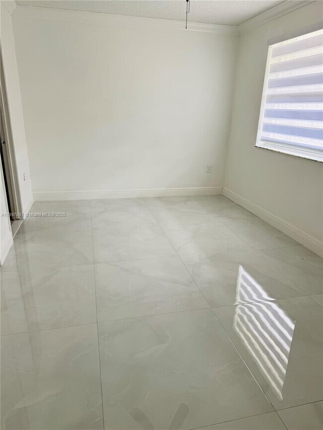 Building Photo - 6961 SW 129th Ave