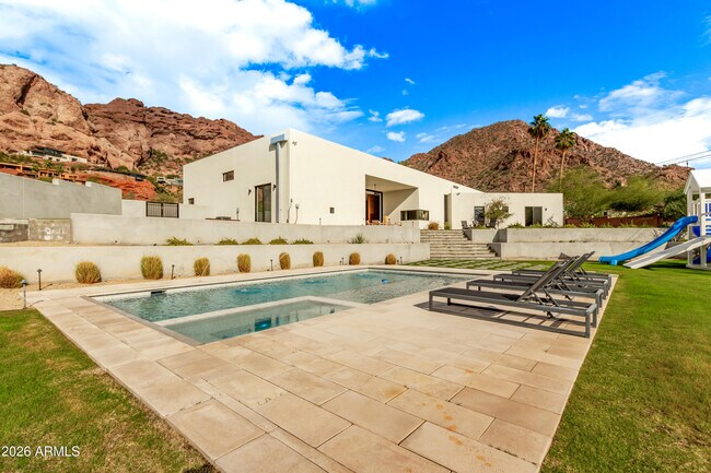 Building Photo - 4905 E White Gates Dr