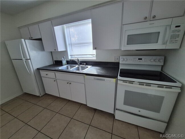 Building Photo - 11 S Barbour St