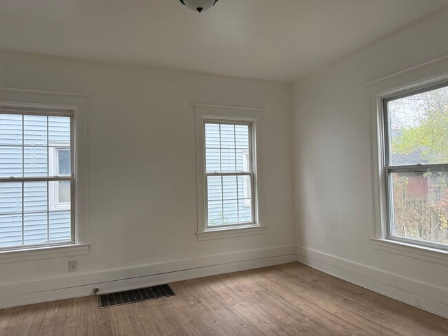 Building Photo - AMINA LLC