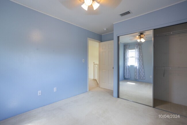 Building Photo - SF 3BR/2.5BA/2car garage in Ocean Pointe w...