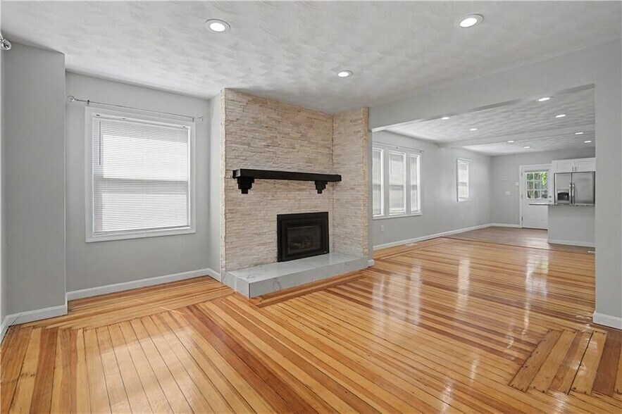 Building Photo - 48 Audubon Ave