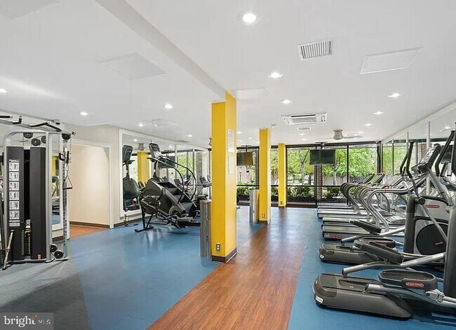 Building Photo - 12 S Van Dorn St