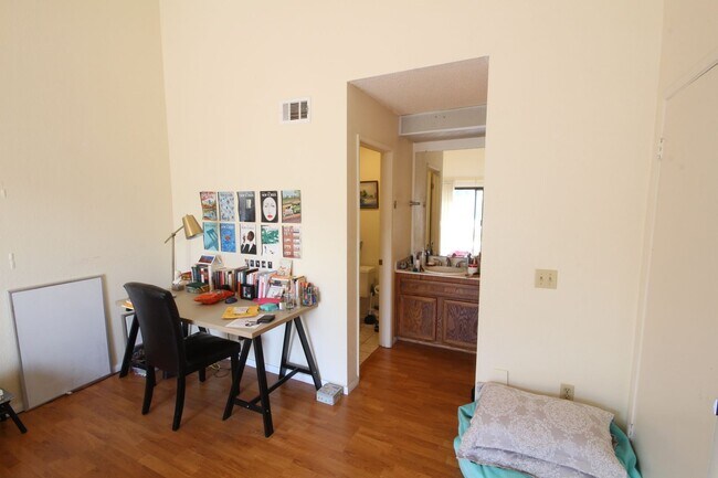 Building Photo - Spacious 3 Bedroom + Bonus Room Townhome with 2-car garage