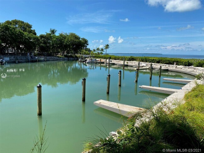 Building Photo - 2 Flamingo Hammock Rd