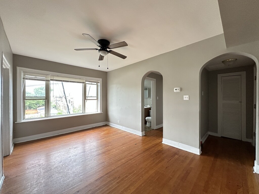 Building Photo - 6710 S Claremont Ave