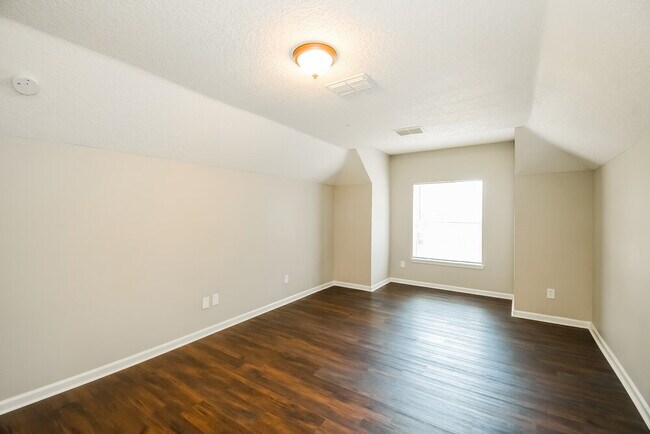 Building Photo - 3531 Waterford Oaks Dr