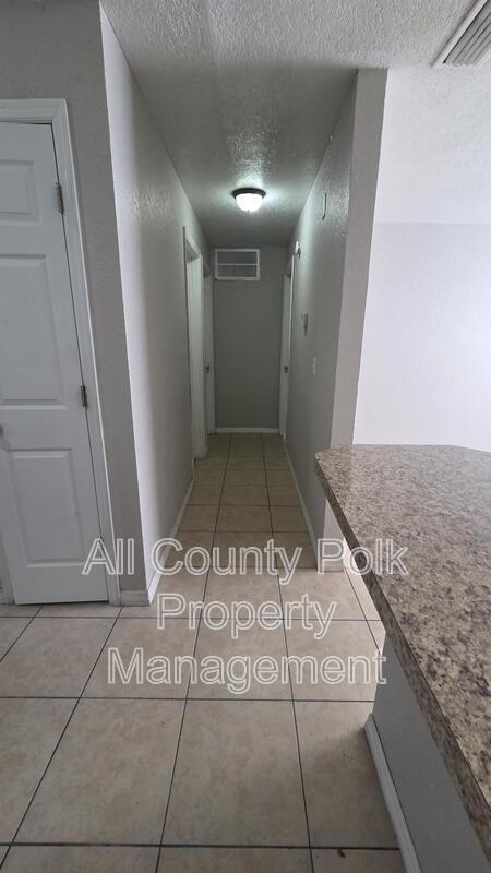 Building Photo - 712 Bryon Ct