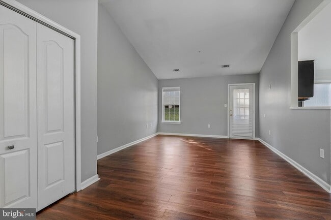 Building Photo - 9503 Fletcher Ave