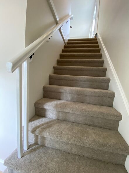 Building Photo - 51 Buckthorne Ave