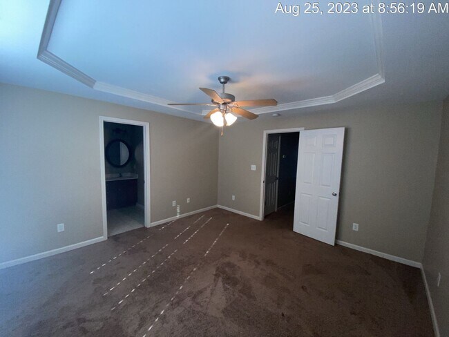 Building Photo - 299 Ranier Dr
