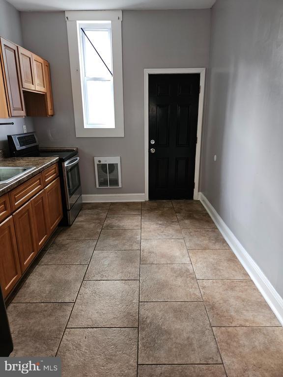 Building Photo - 3416 Ormes St