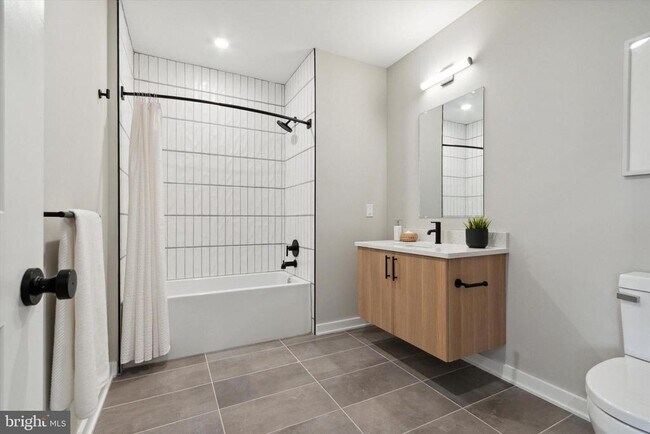 Building Photo - 308 W Chelten Ave