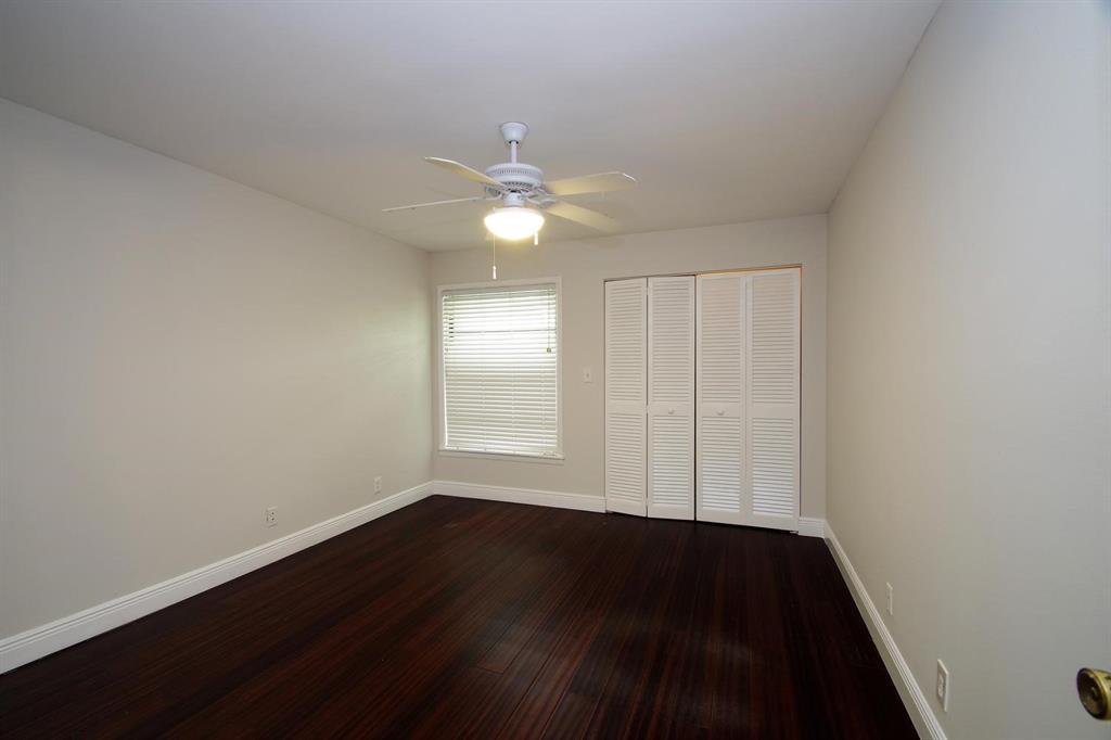 Building Photo - 3010 Willow Ln