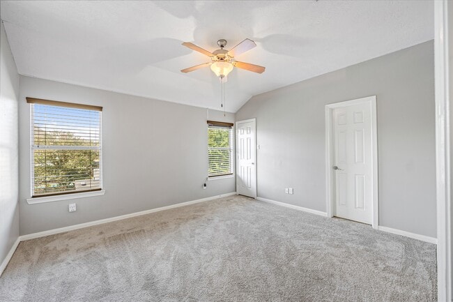 Building Photo - 8127 Edenwood Dr