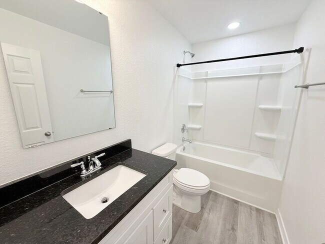 Building Photo - 6341 Long St