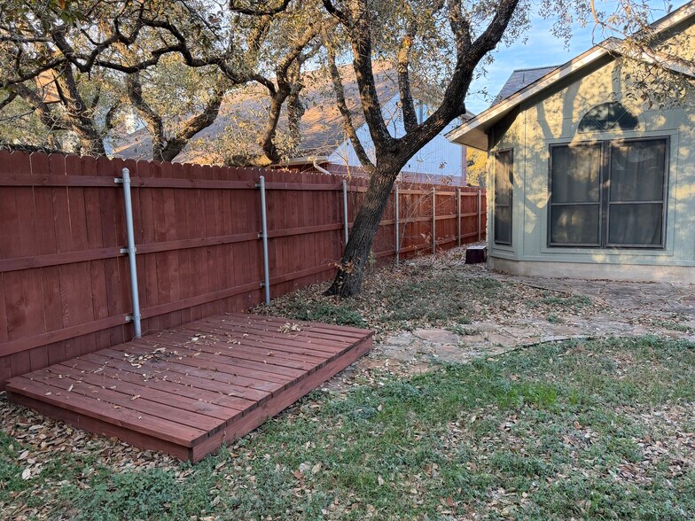 BBQ platform - 3209 Pepper Grass Trail