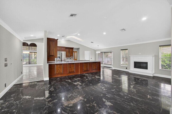Building Photo - 1295 Longlea Terrace
