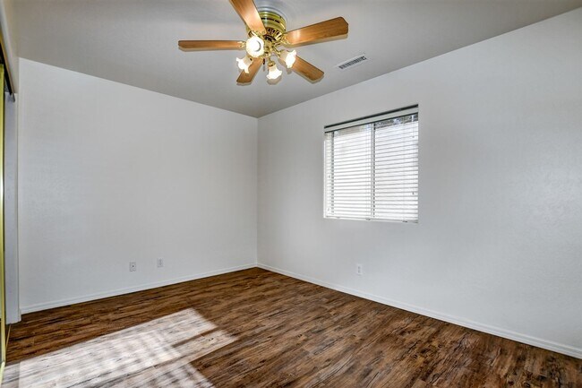 Building Photo - 4261 N Tonopah Dr