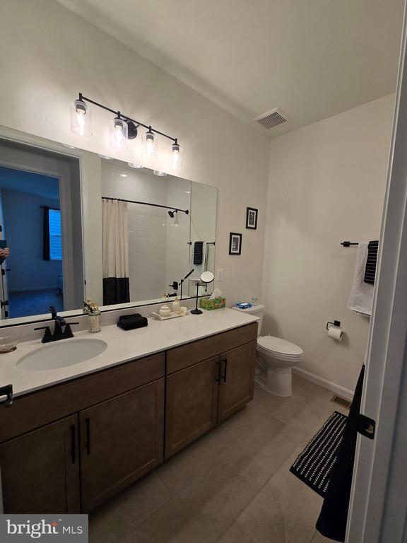 Building Photo - 609 Clover Ln