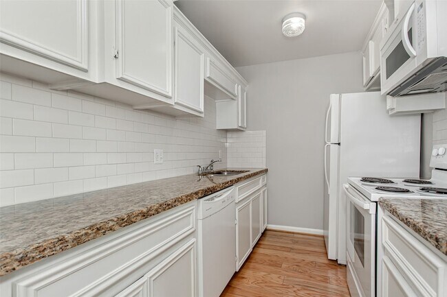 Building Photo - 4931 Junius St