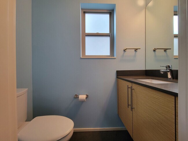 Building Photo - Stylish Detached Home in East Capitol Hill...
