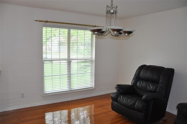Building Photo - 5519 Caversham Dr