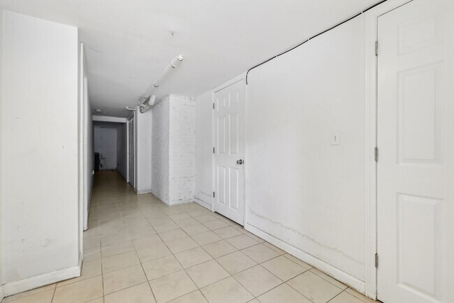 Building Photo - 89 Brush Hill Rd